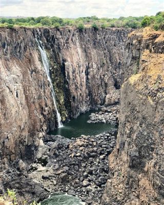  ファルサ・ダ・ヴィトリアの壮麗な滝と大自然の驚異！