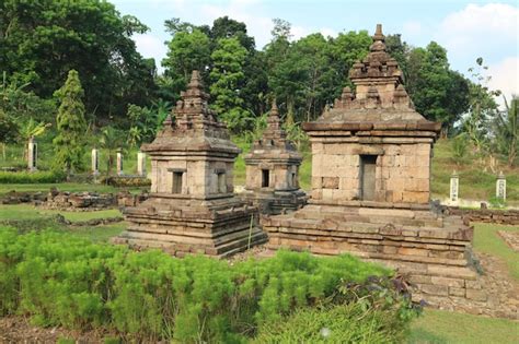  ワリギ寺院の壮大さと神秘！古代ジャワ文明を体感する旅へ